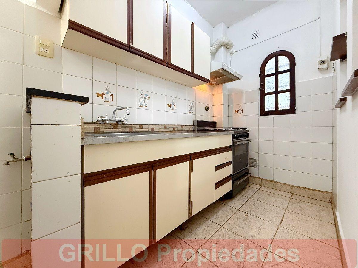 Foto de Almirante Brown 3840. Departamento 2 ambientes. PH sin expensas. Con, imagen 5