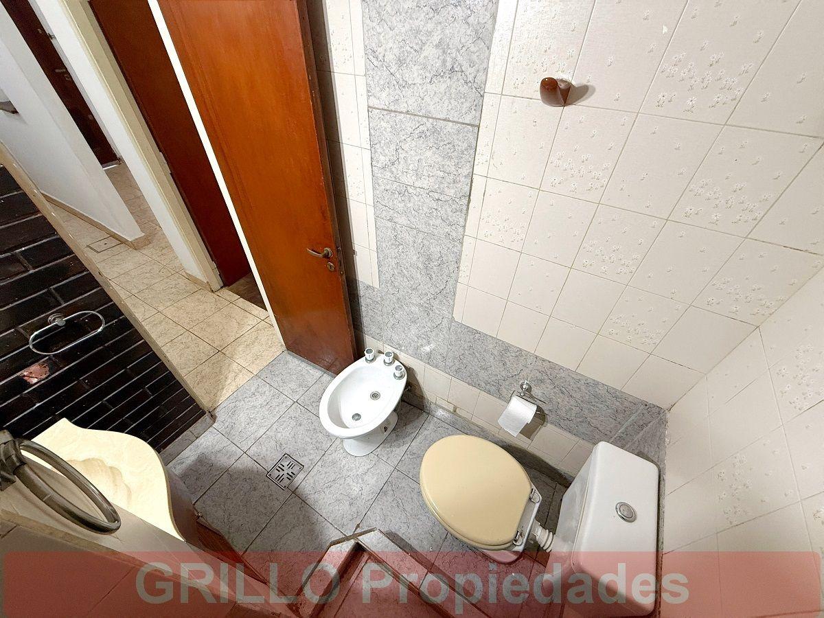 Foto de Almirante Brown 3840. Departamento 2 ambientes. PH sin expensas. Con, imagen 5