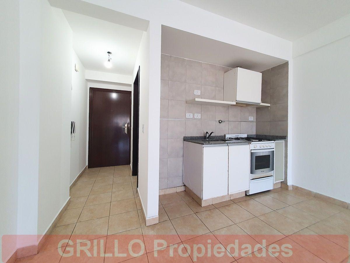 Foto de Av. Olivera 107. Piso 3. Departamento monoambiente divisible de 44 m², imagen 3