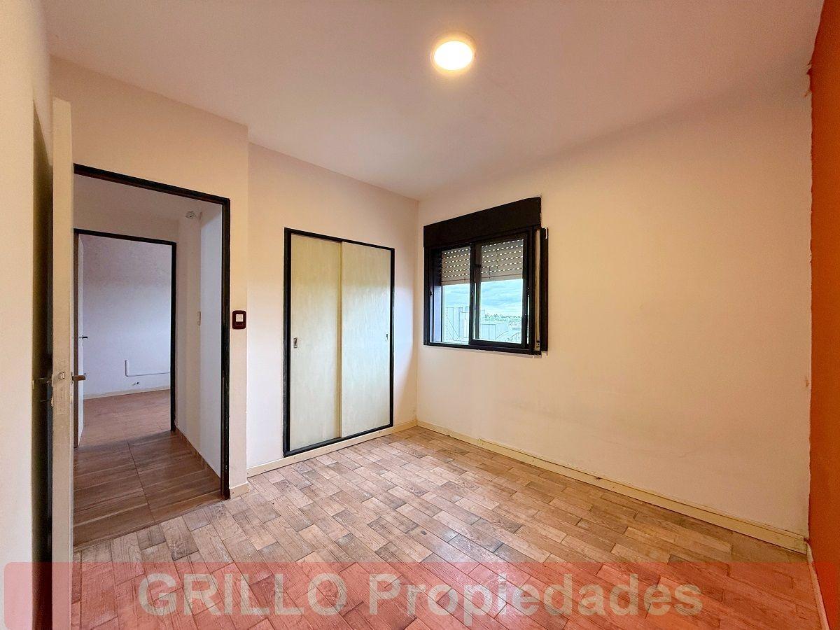 Foto de Av. J. D. Perón 4950. Departamento de 3 ambientes con balcón y espacio, imagen 4
