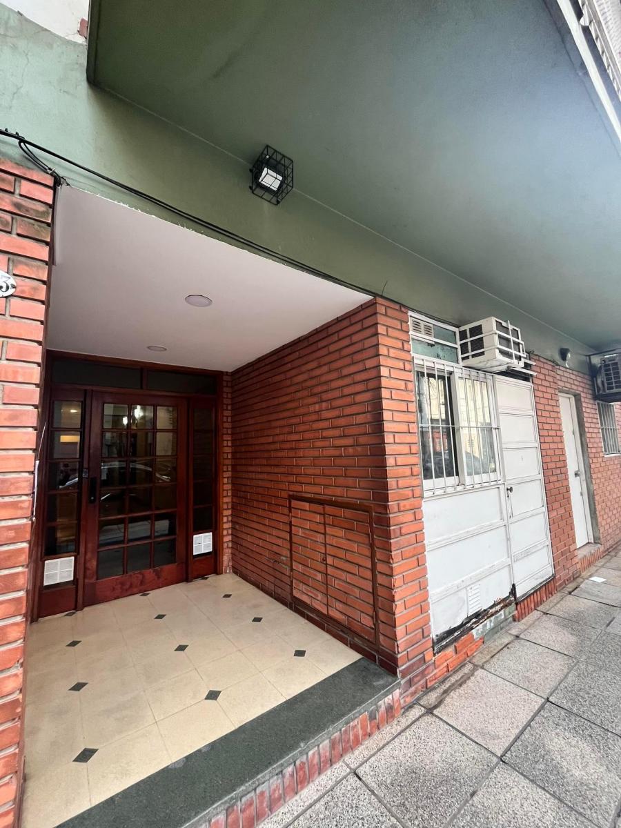 Dpto 2 AMB en planta baja, apto profesional con patio / Pasaje Rauch 3900
