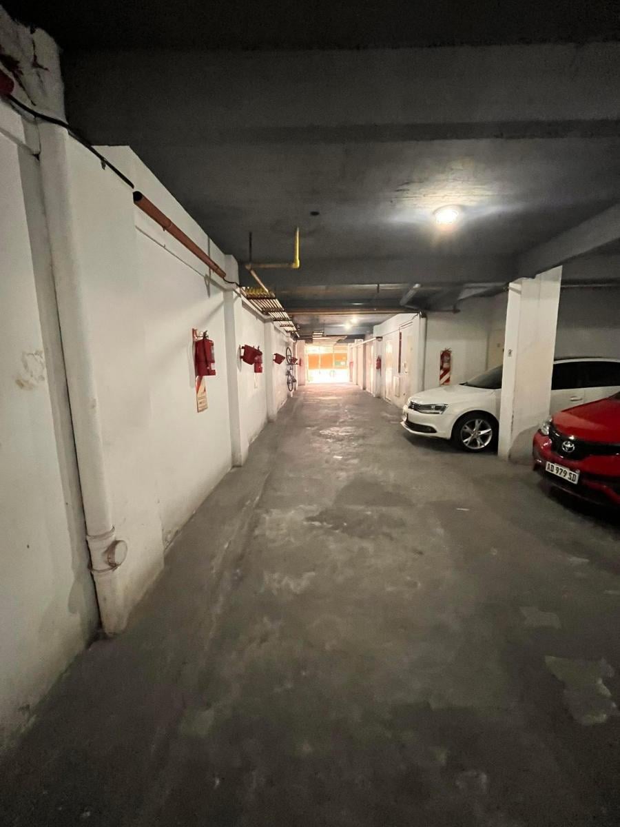 Foto de Cochera DOBLE/ Fco Acuña de Figueroa 761, imagen 3