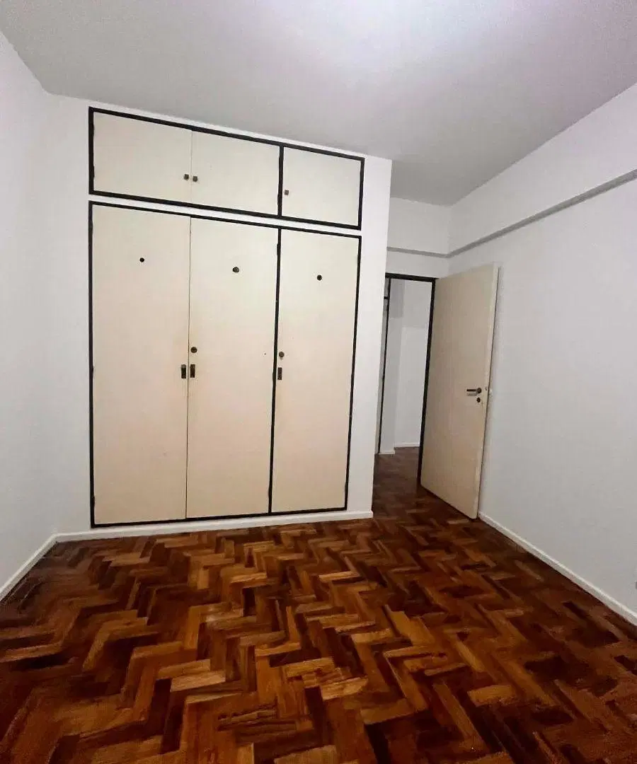 Dpto lateral interno; EXCELENTE UBICACIÓN / Totalmente pintado 1