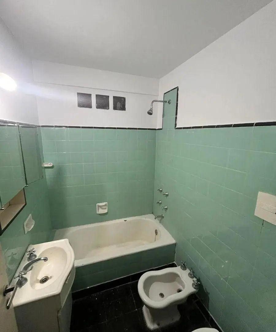 Dpto lateral interno; EXCELENTE UBICACIÓN / Totalmente pintado 5