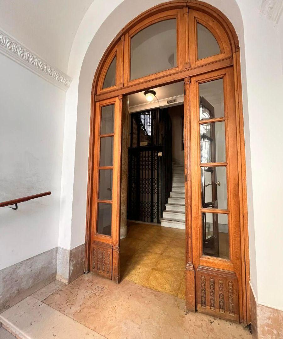Foto de Distinguido semipiso de estilo 3 ambientes con dependencia / a remodelar, imagen 5