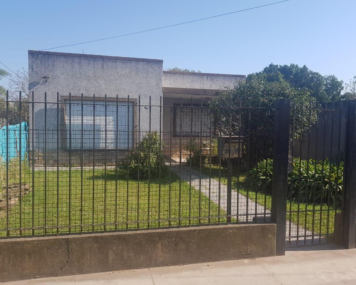 Casa en Venta en San Miguel 3 Habitaciones, Parque 1