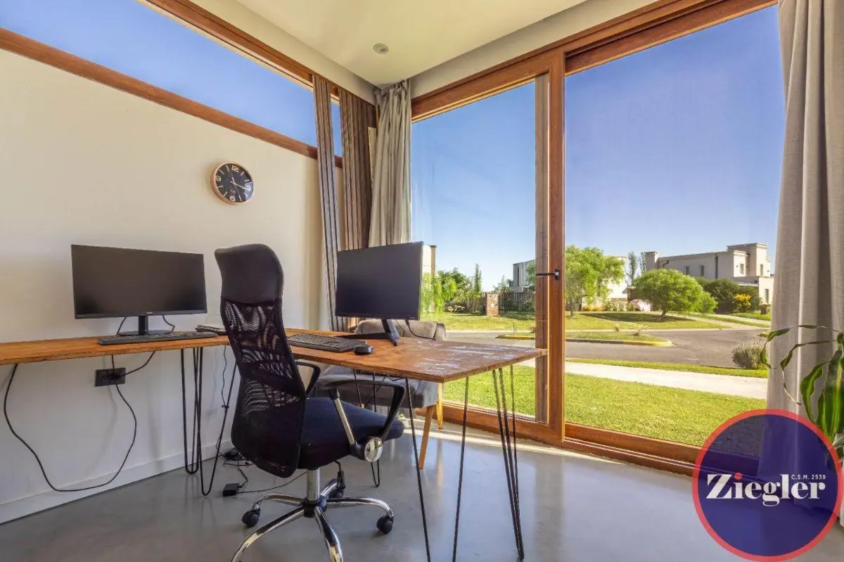 Casa en venta c/ cochera Pilar del Este, Zelaya 5