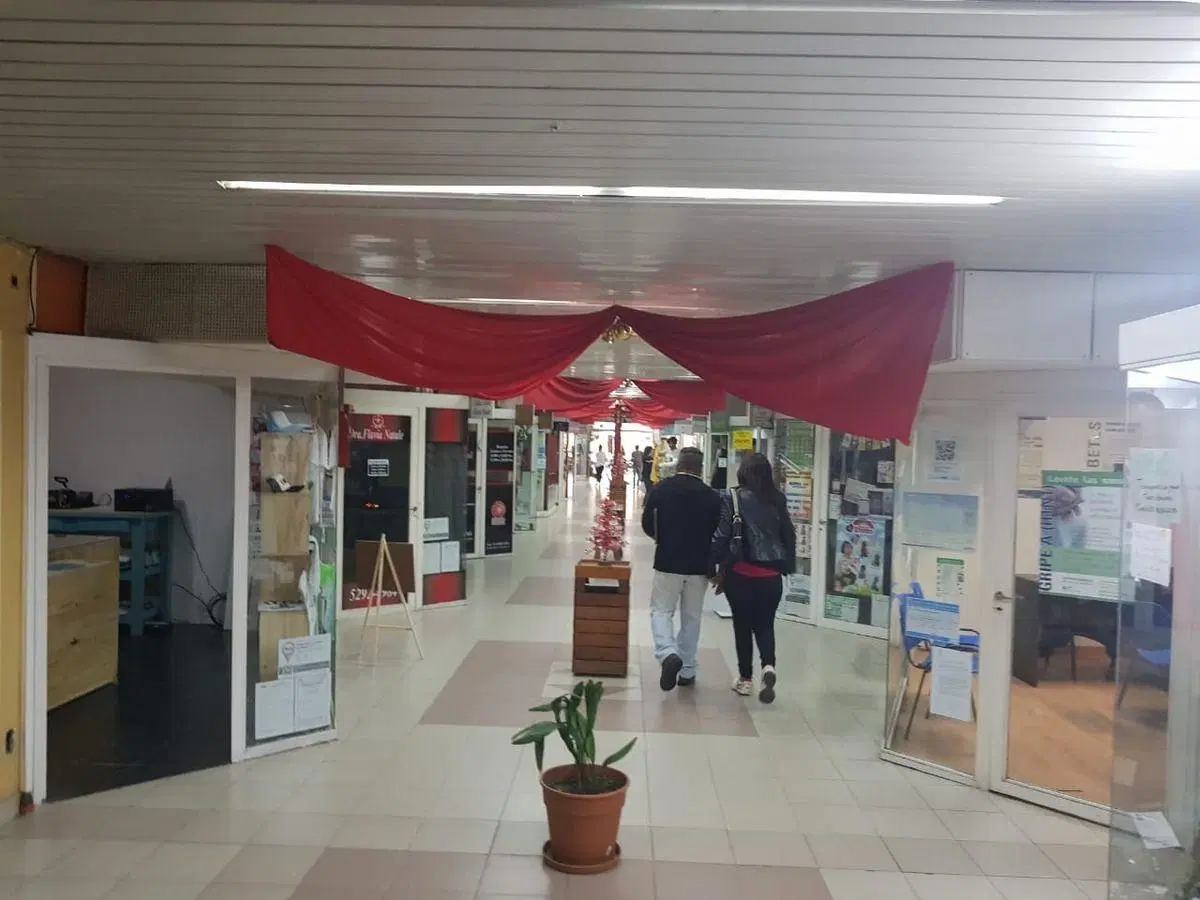 Local En Venta San Miguel Con Renta 4