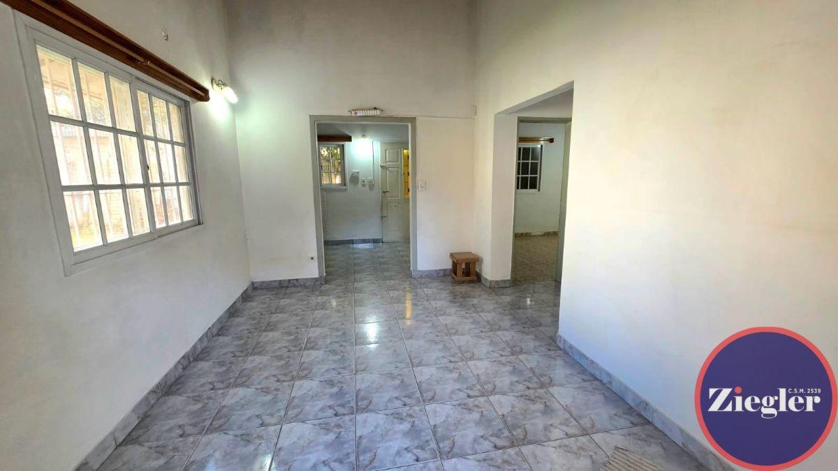 Casa en alquiler c/ cochera en Bella Vista