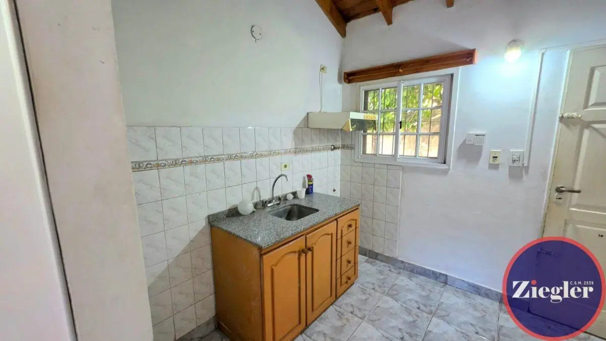 Casa en alquiler c/ cochera en Bella Vista 3