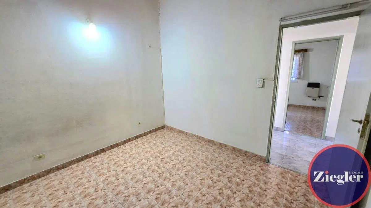 Casa en alquiler c/ cochera en Bella Vista 5