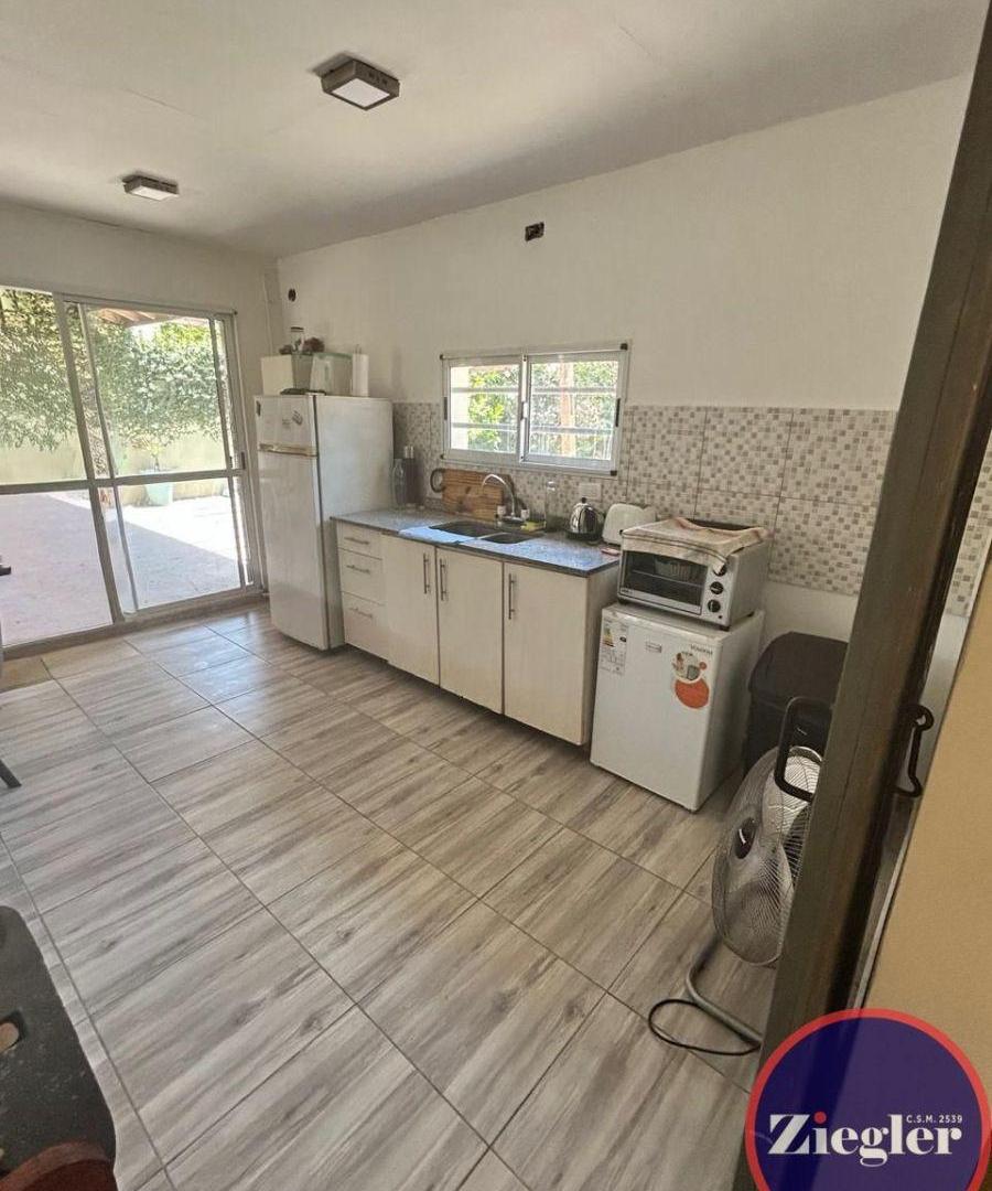 Foto de Casa en venta c/ cochera y Pileta en Trujui, imagen 5
