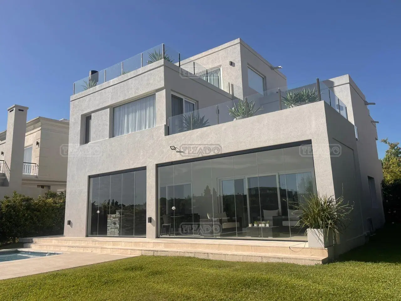 Casa en Venta en Los Lagos, Nordelta, al lago con cine 2