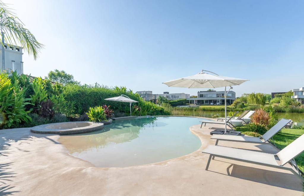 Foto de Casa en Venta en El Golf, Nordelta, Tigre, imagen 1