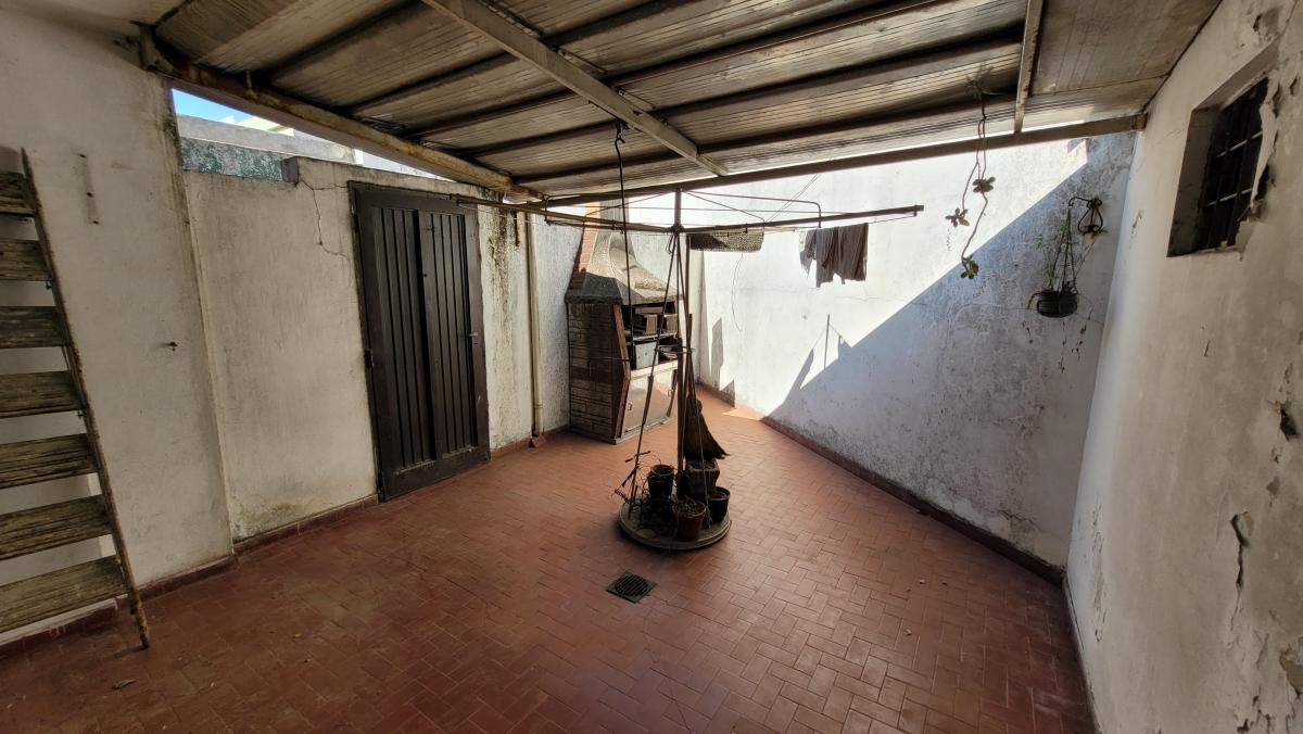 CASA EN PH DE 3 AMBIENTES EN 2 PLANTAS A 1 CUADRA DE AV. RIVADAVIA.