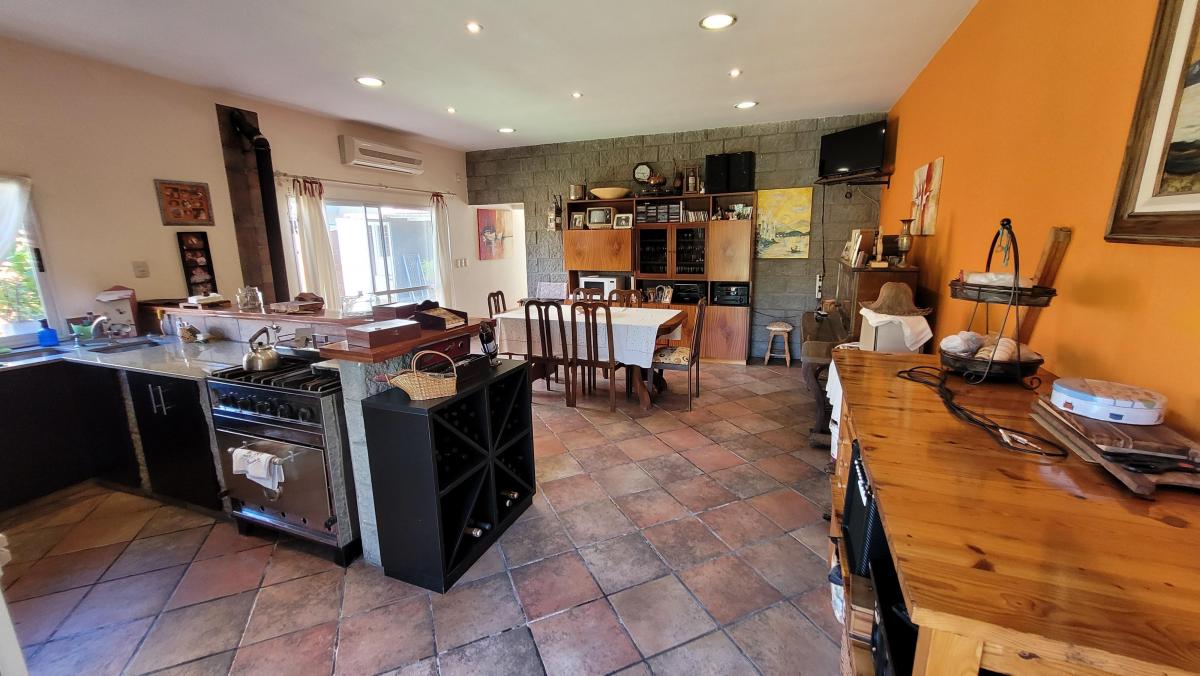 Excelente Casa de 3 Ambientes Sobre Lote de 472 m² 2
