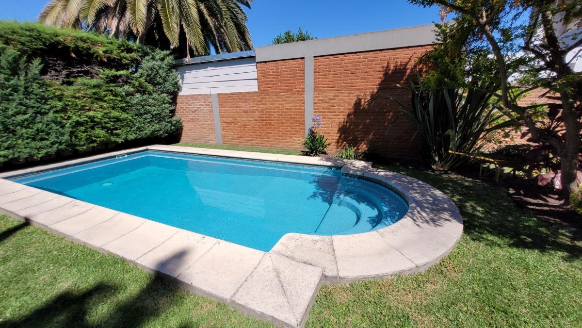 Excelente Casa de 3 Ambientes Sobre Lote de 472 m² 3