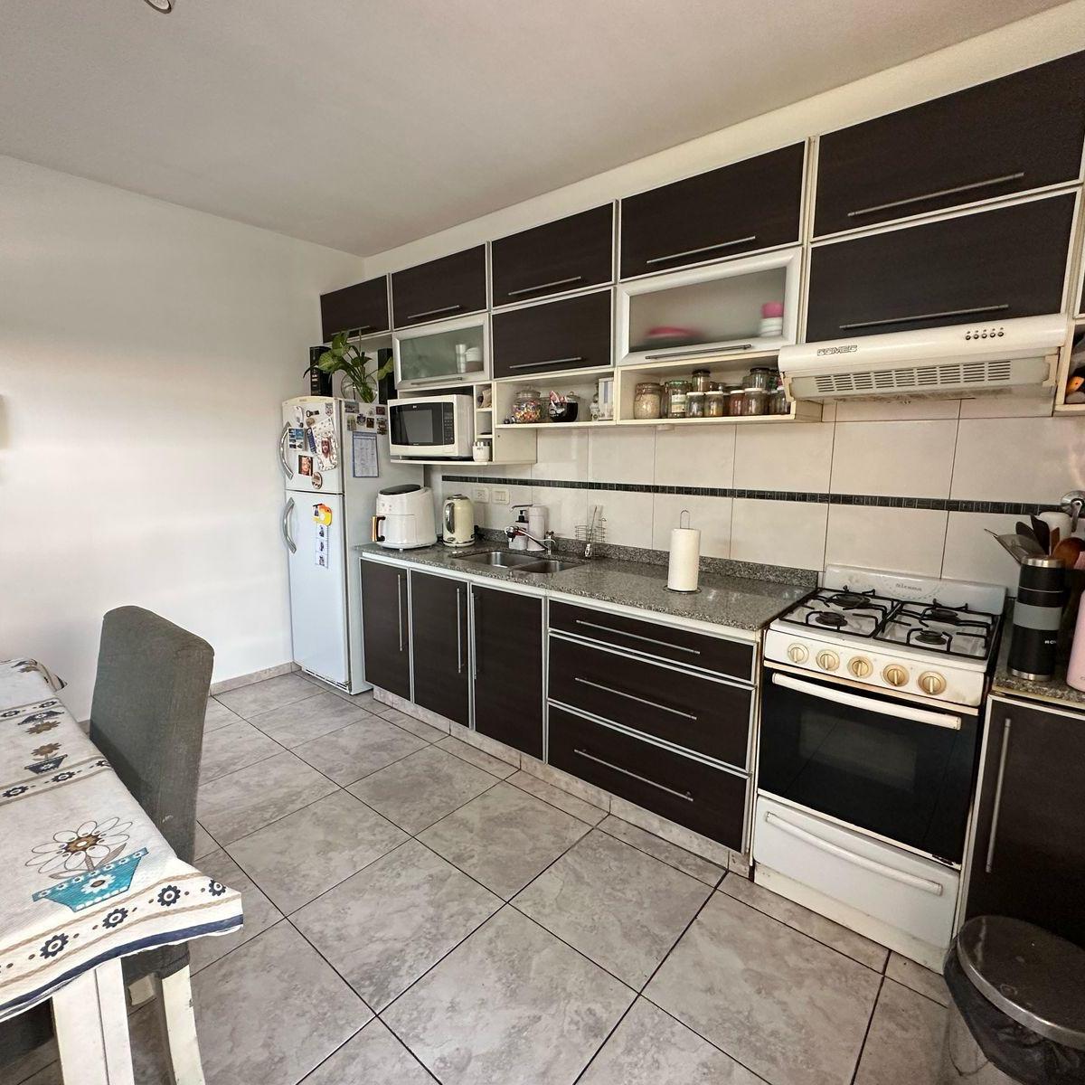 Excelente de Triplex en Villa Luzuriaga 1