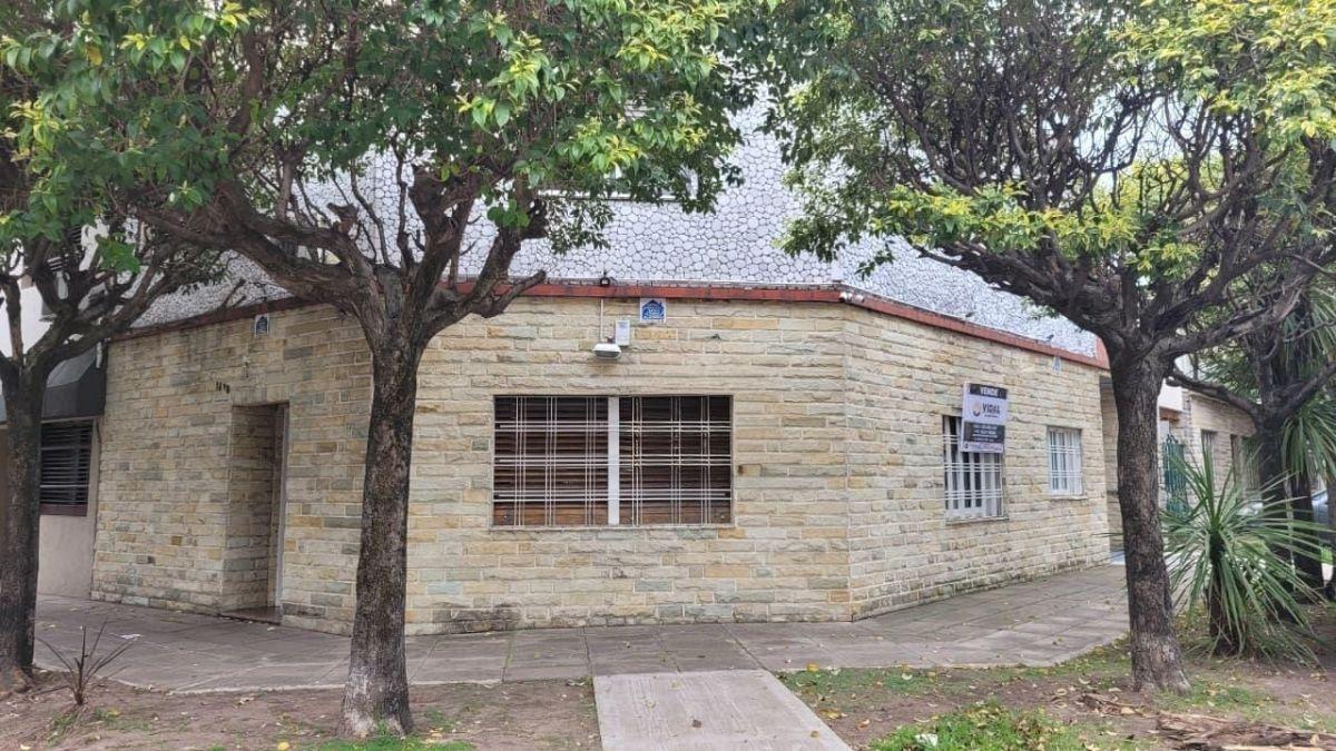 CASA DE 2 PLANTAS EN RAMOS MEJIA.
