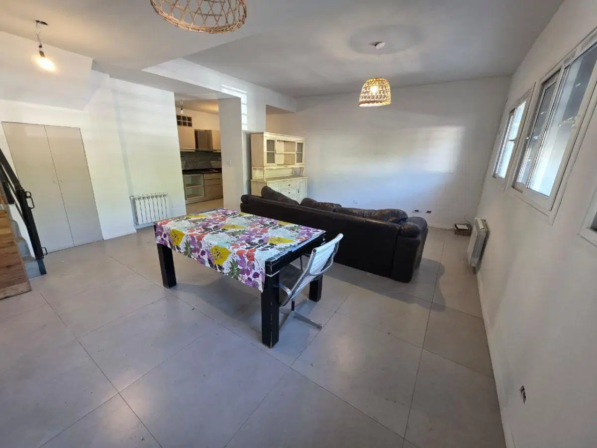 EXCELENTES DUPLEX DE 4 AMB. EN UBICACION PRIVILEGIADA 3