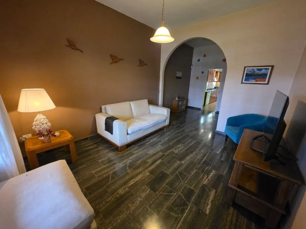 Hermoso chalet de 3 ambientes con departamento 3 ambientes al contrafrente, ideal para dos familias. 3