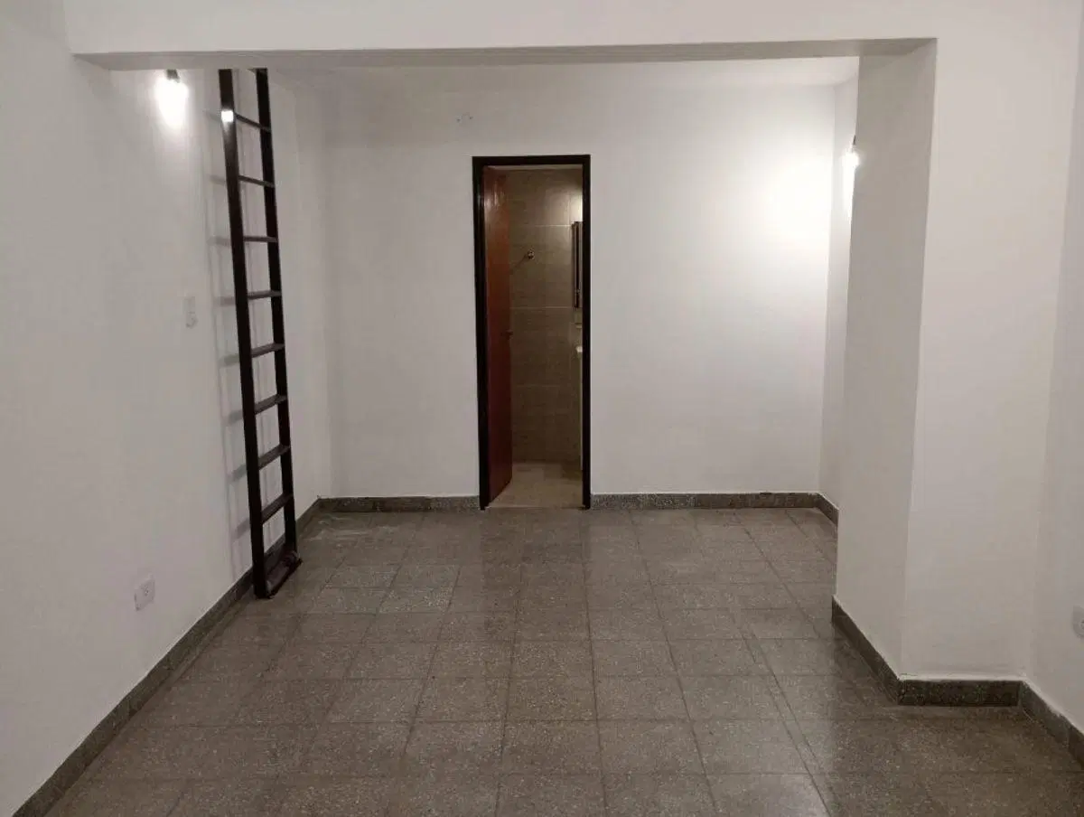 ALQUILER DE LOCAL RECICLADO A NUEVO SOBRE CALLE FASOLA A MTS DE LA ESTACION DE HAEDO 1