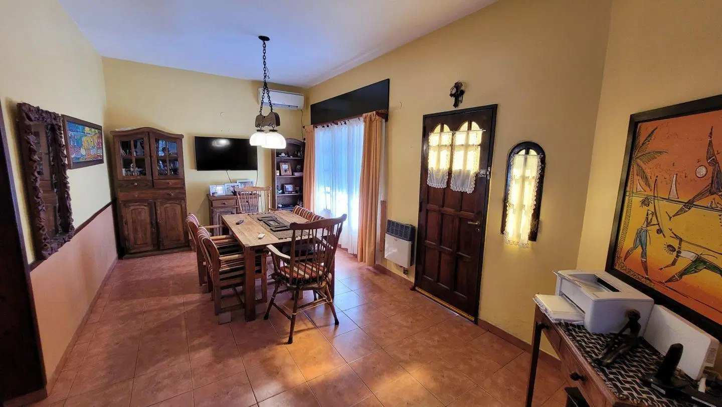 CHALET EN PH AL FRENTE DE 3 AMBIENTES CON PATIO Y COCHERA 4