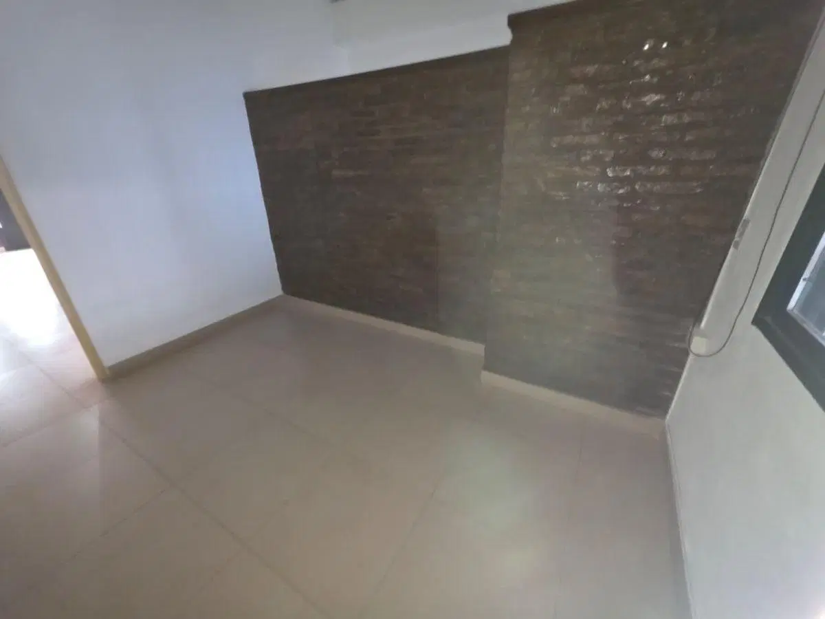 Casa ph de 2 ambientes en planta baja, sobre Av. Rivadavia 3