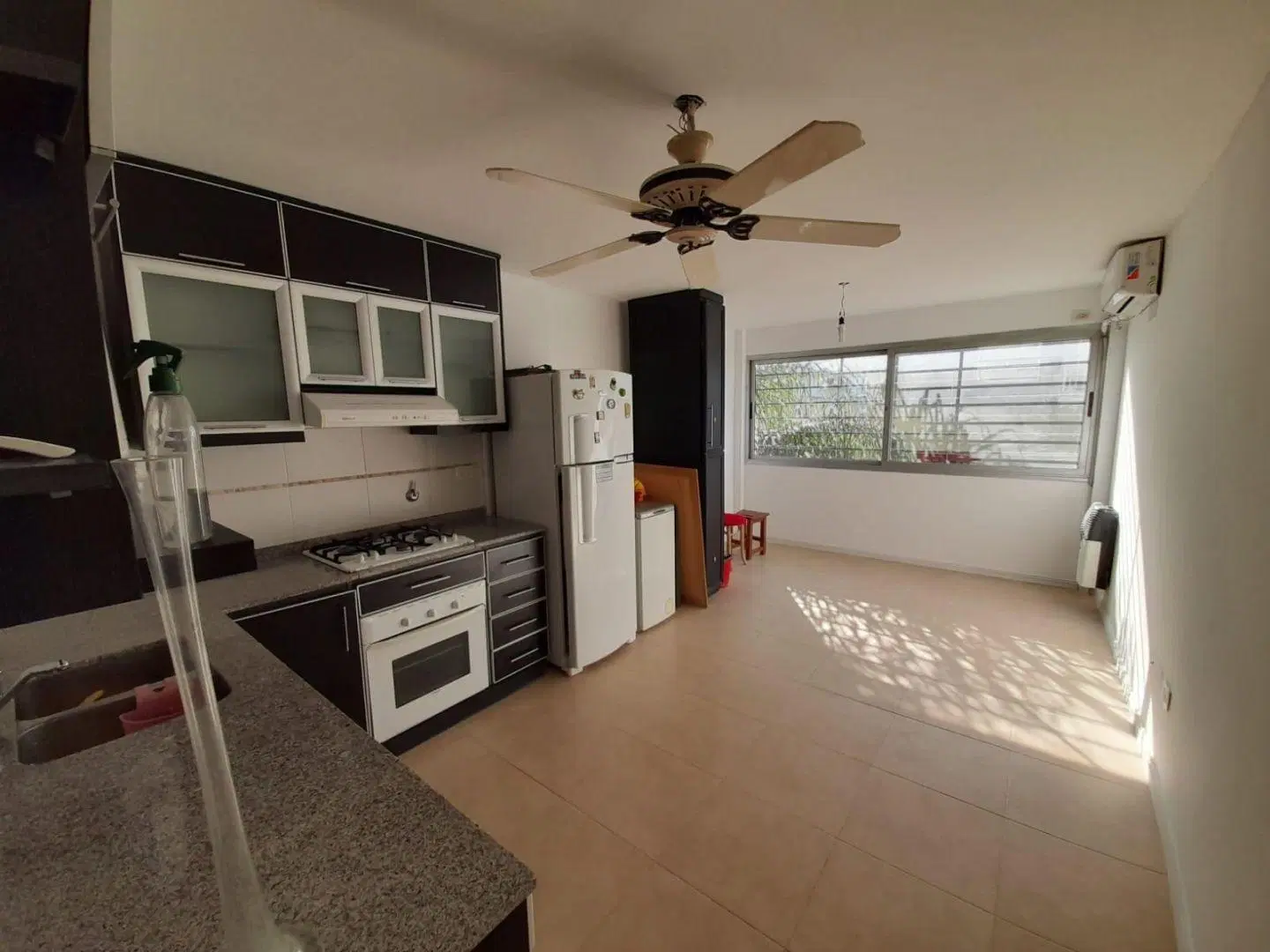 EXCELENTE DEPARTAMENTO DE 2 AMB. EN DUPLEX A 1 CUADRA DE AV. RIVADAVIA 8