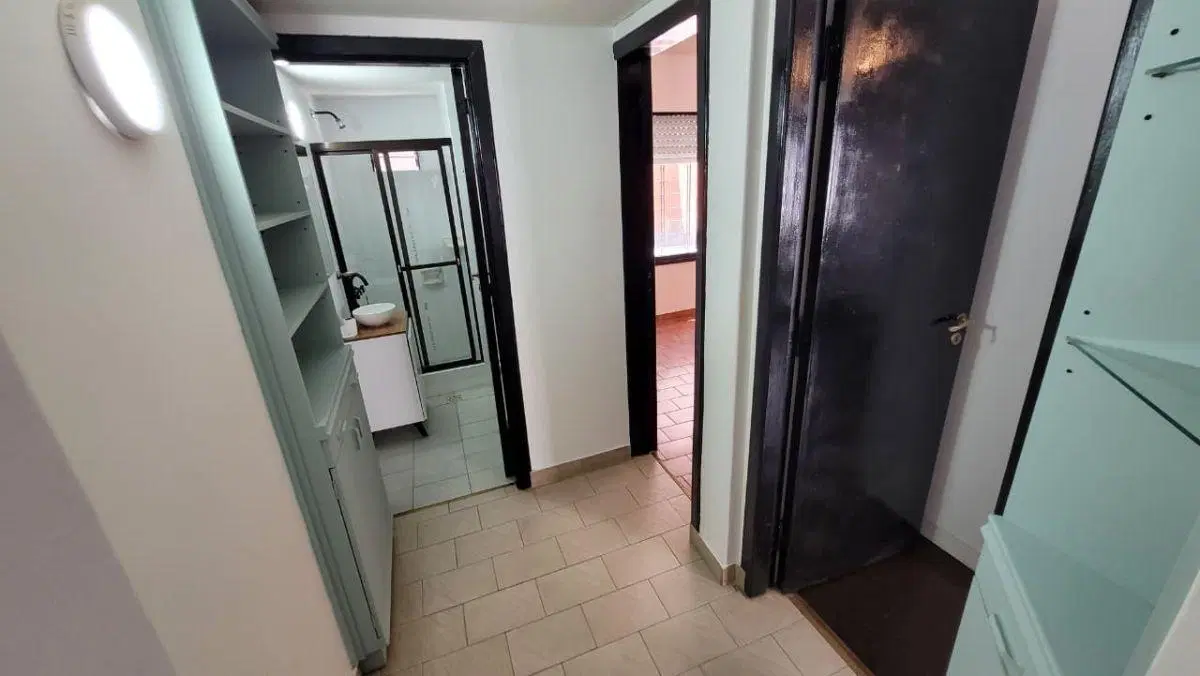Excelente Casa en PH de 3 ambientes actualizada a 3 cuadras del centro de Morón. 4