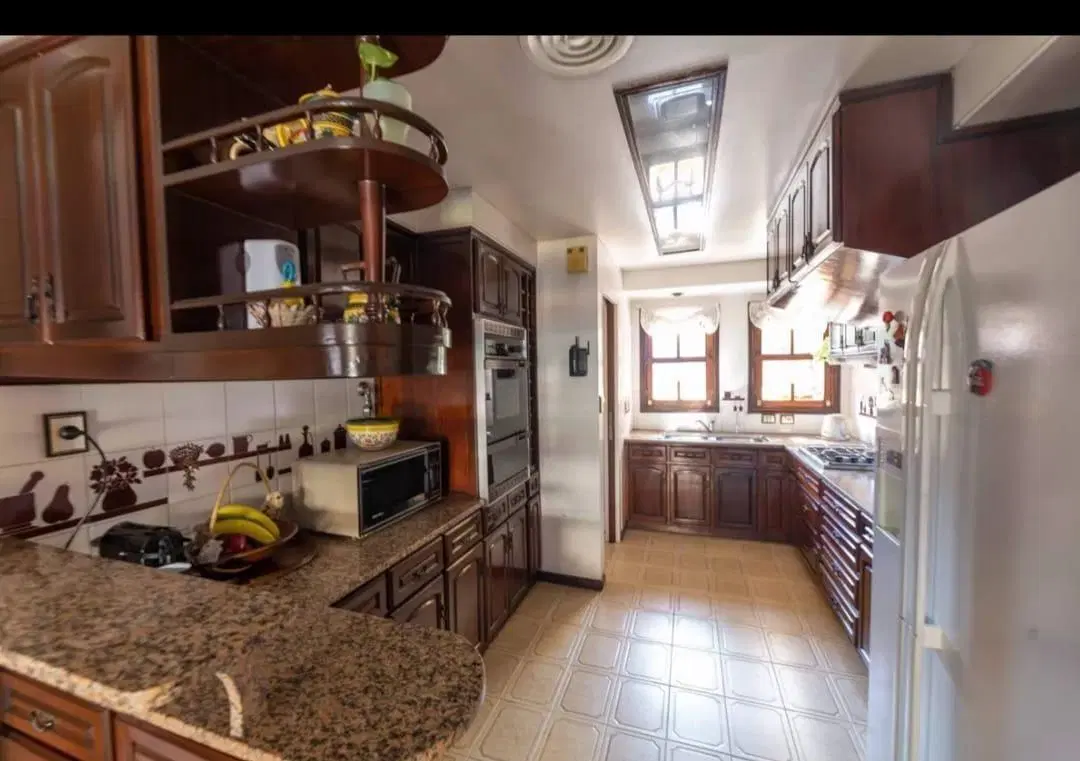 EXCELENTE CHALET DE 5 AMB. SOBRE CALLE CORTADA A MTS DEL CENTRO DE HAEDO 8