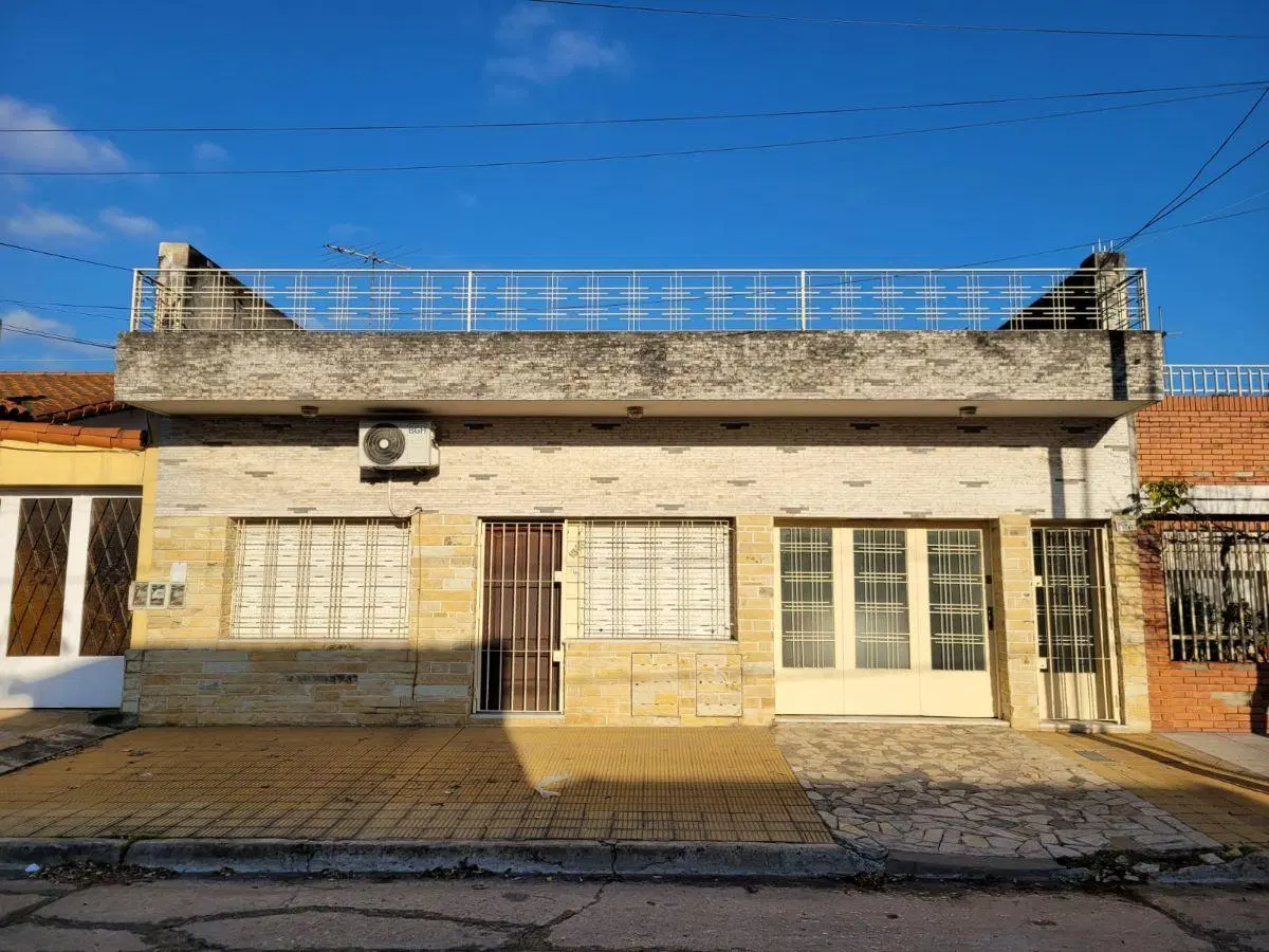 Casa en venta ideal 2 familias en El Palomar sobre lote de 373m2 3