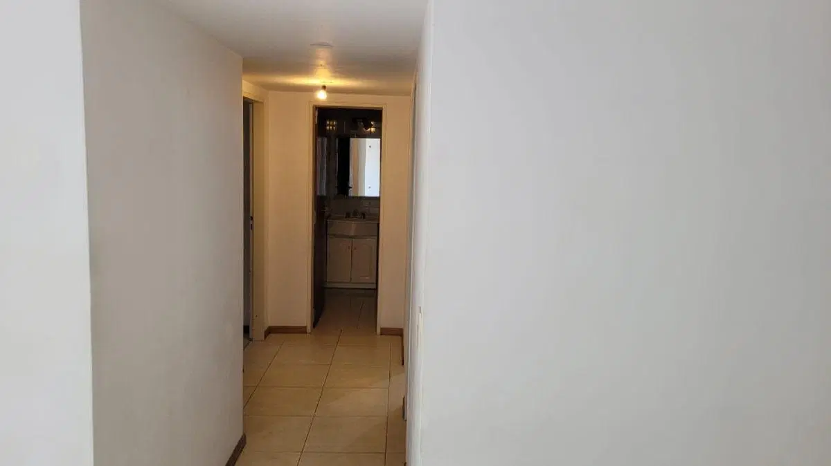 EXCELENTE DEPTO 3 AMBIENTES CON 2 COCHERAS. 2