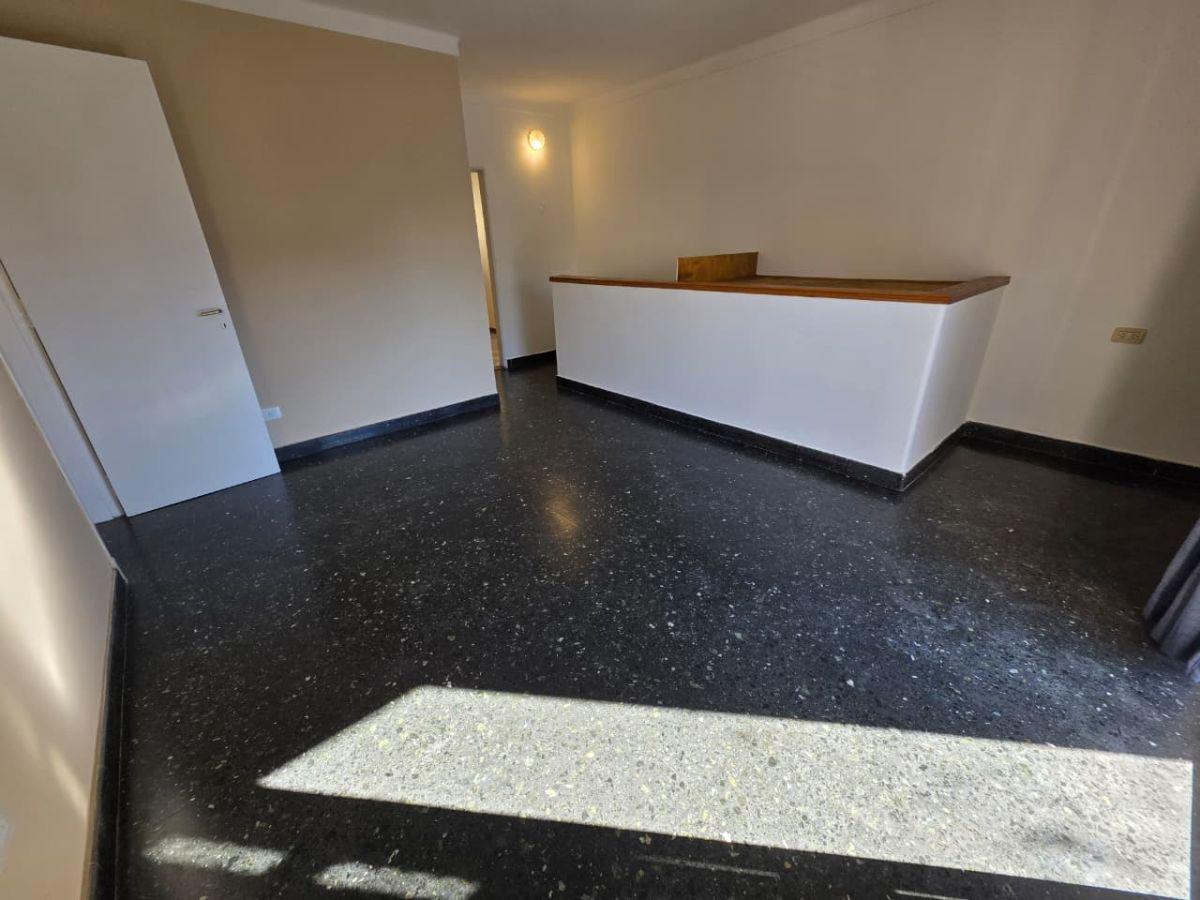 Foto de Impecable departamento de 3 ambientes en primer piso por escalera, a, imagen 1