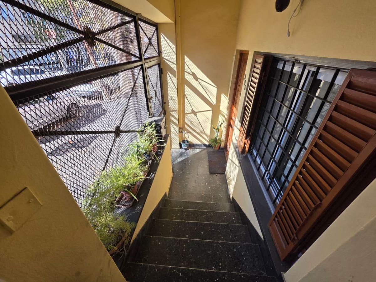 Foto de Impecable departamento de 3 ambientes en primer piso por escalera, a, imagen 3