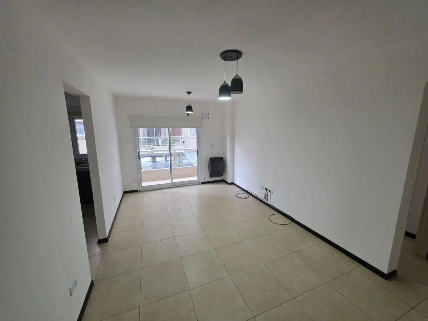 Departamento 2 ambientes. | Carlos Tejedor al 1400 3