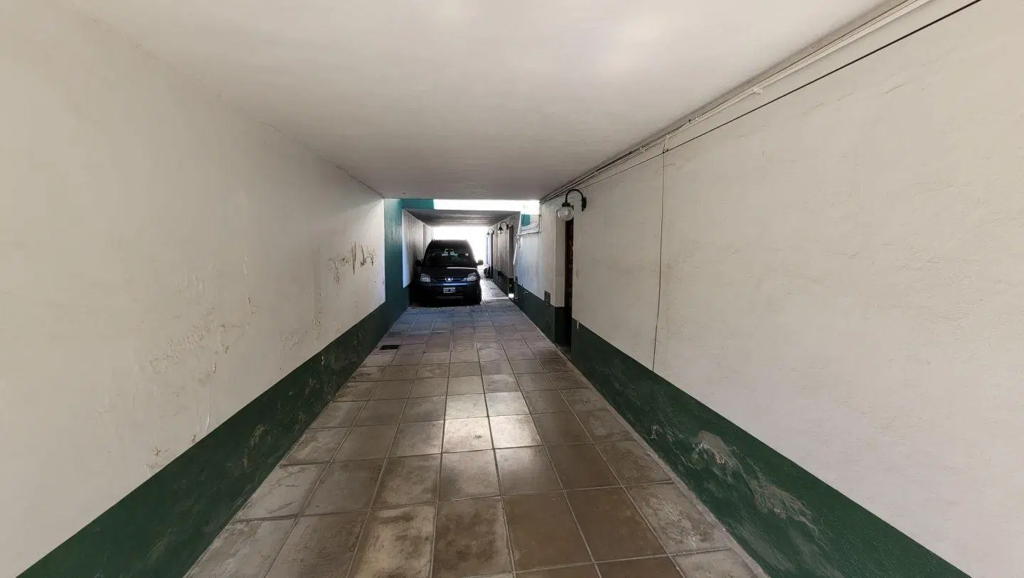 CASA EN PH DE 3 AMBIENTES EN 2 PLANTAS A 1 CUADRA DE AV. RIVADAVIA. 1