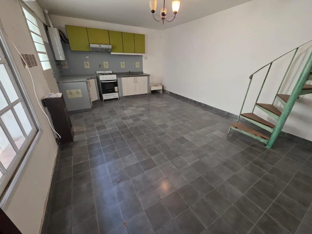 CASA EN PH DE 3 AMBIENTES EN 2 PLANTAS A 1 CUADRA DE AV. RIVADAVIA. 4