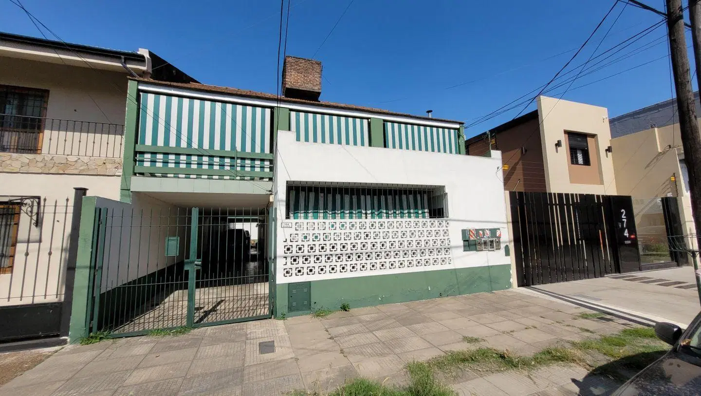 CASA EN PH DE 3 AMBIENTES EN 2 PLANTAS A 1 CUADRA DE AV. RIVADAVIA. 3