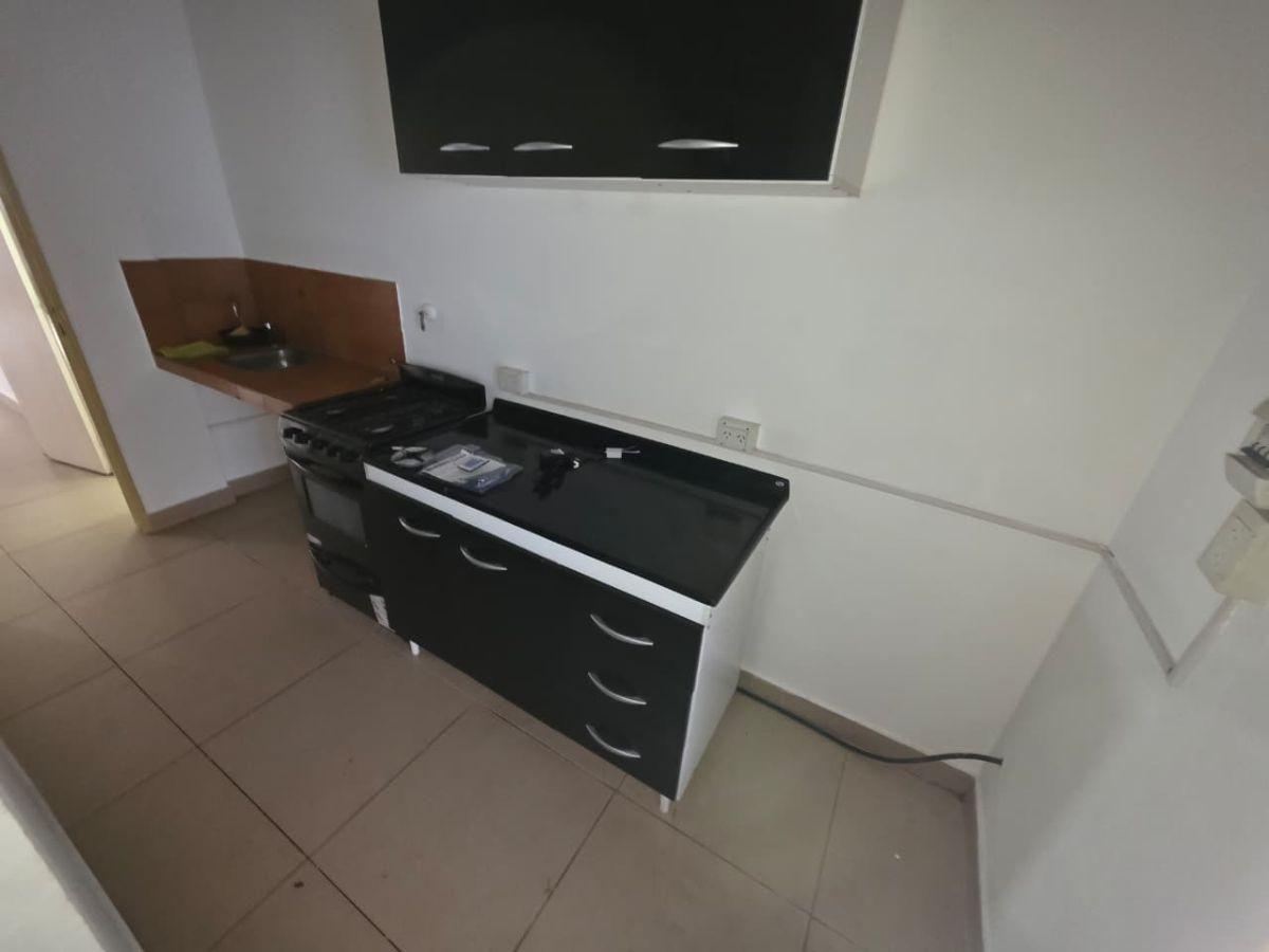 Foto de Casa ph de 2 ambientes en planta baja, sobre Av. Rivadavia, imagen 2
