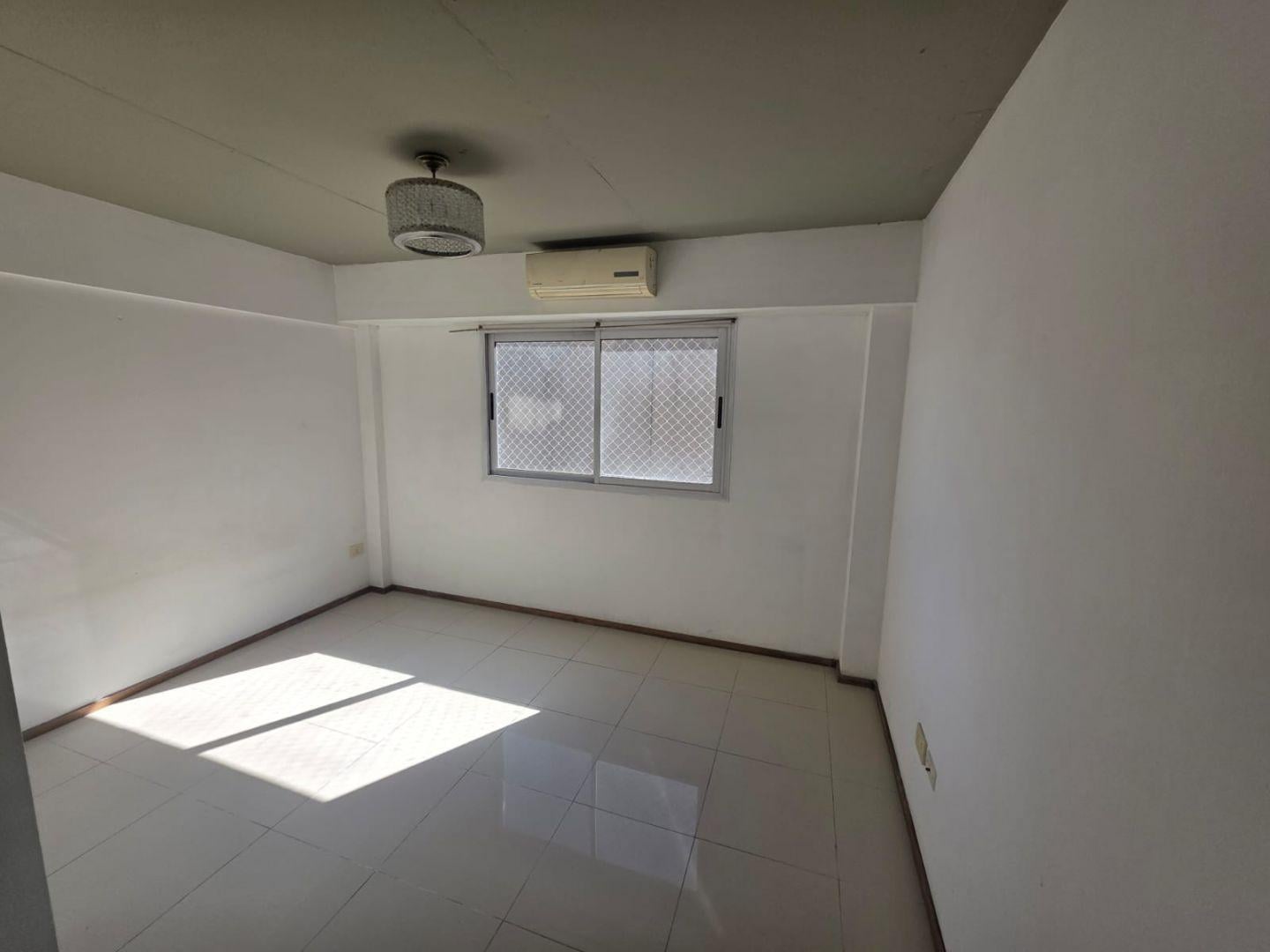 Foto de Departamento 2 ambientes. | Av. Rivadavia al 16000, imagen 2