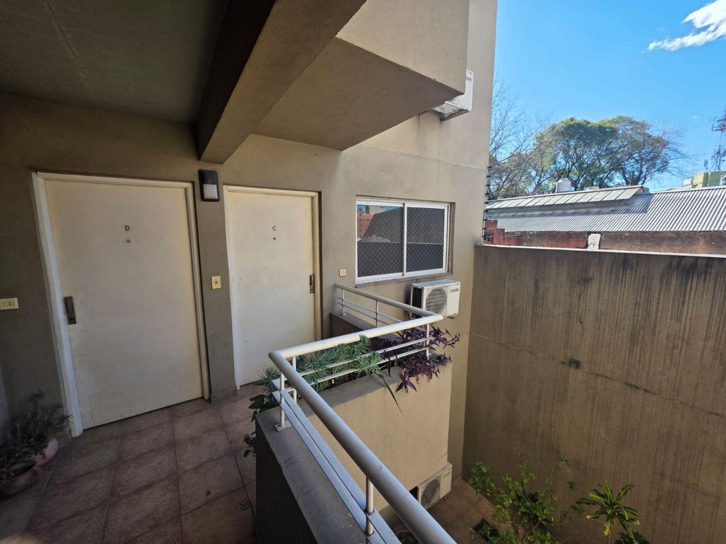 Departamento 2 ambientes. | Av. Rivadavia al 16000
