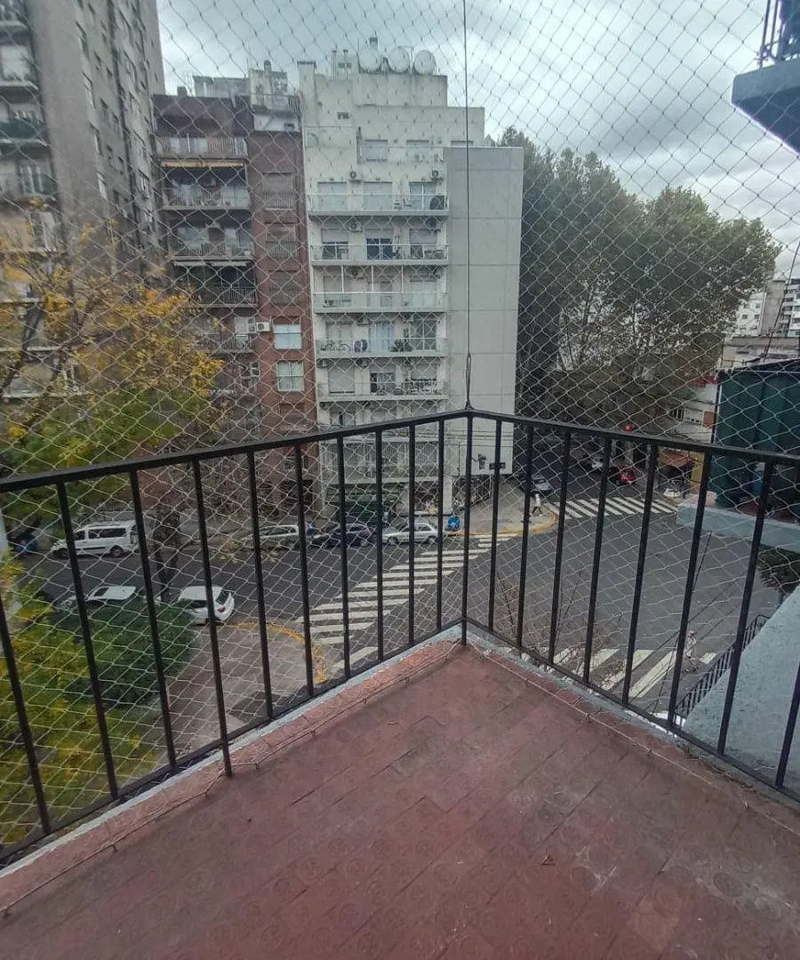 ALQUILER 1 AMBIENTE CON BALCON AL FRENTE 30 MTS COSTA RICA Y SALGUERO 1