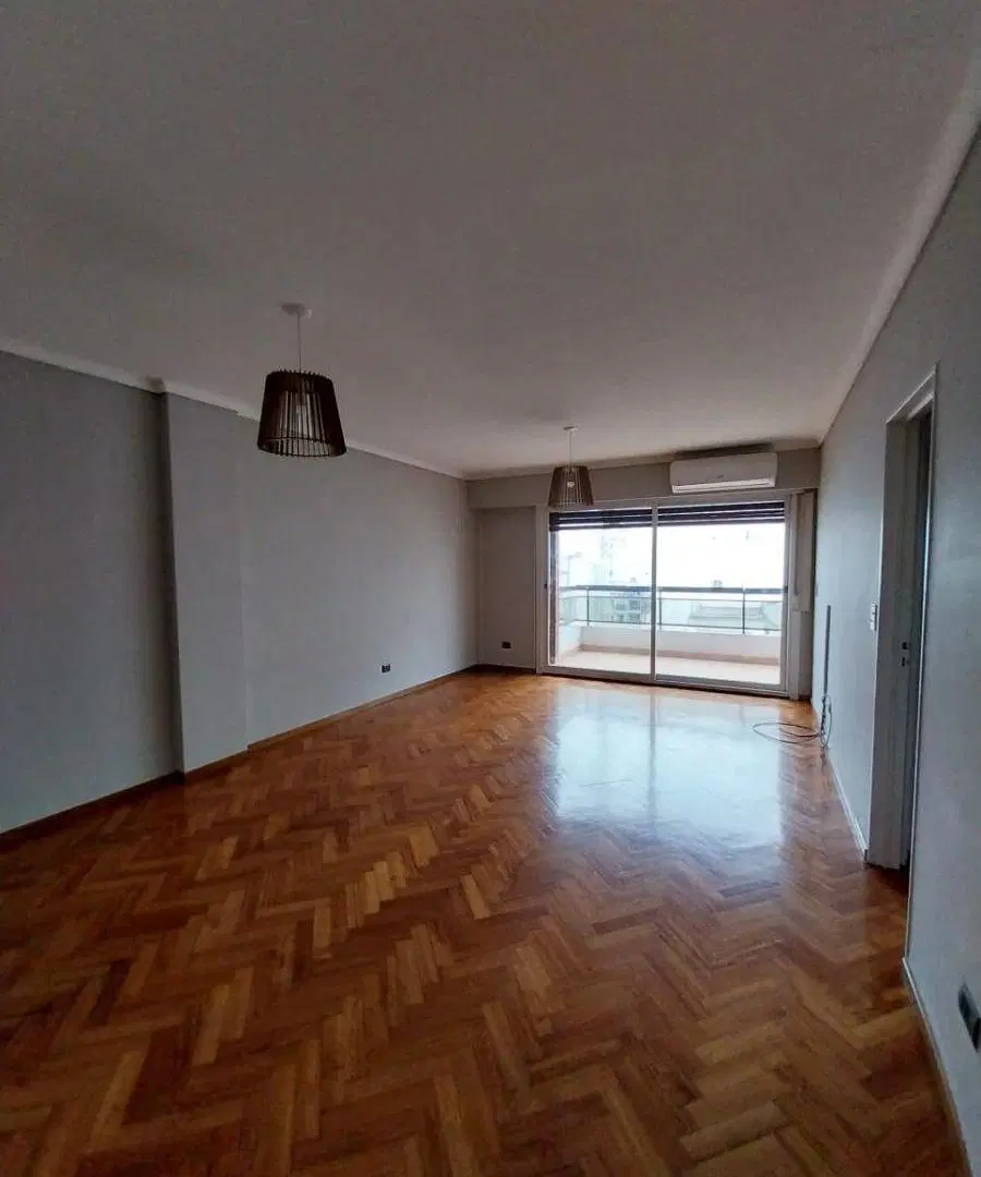 Departamento 3 ambientes al frente con balcon y dependencias 90 mts Beruti y Av Pueyrredon 2