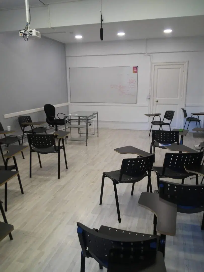 OFICINA AMPLIO PISO COMPLETO A CALLE 105 M² 3