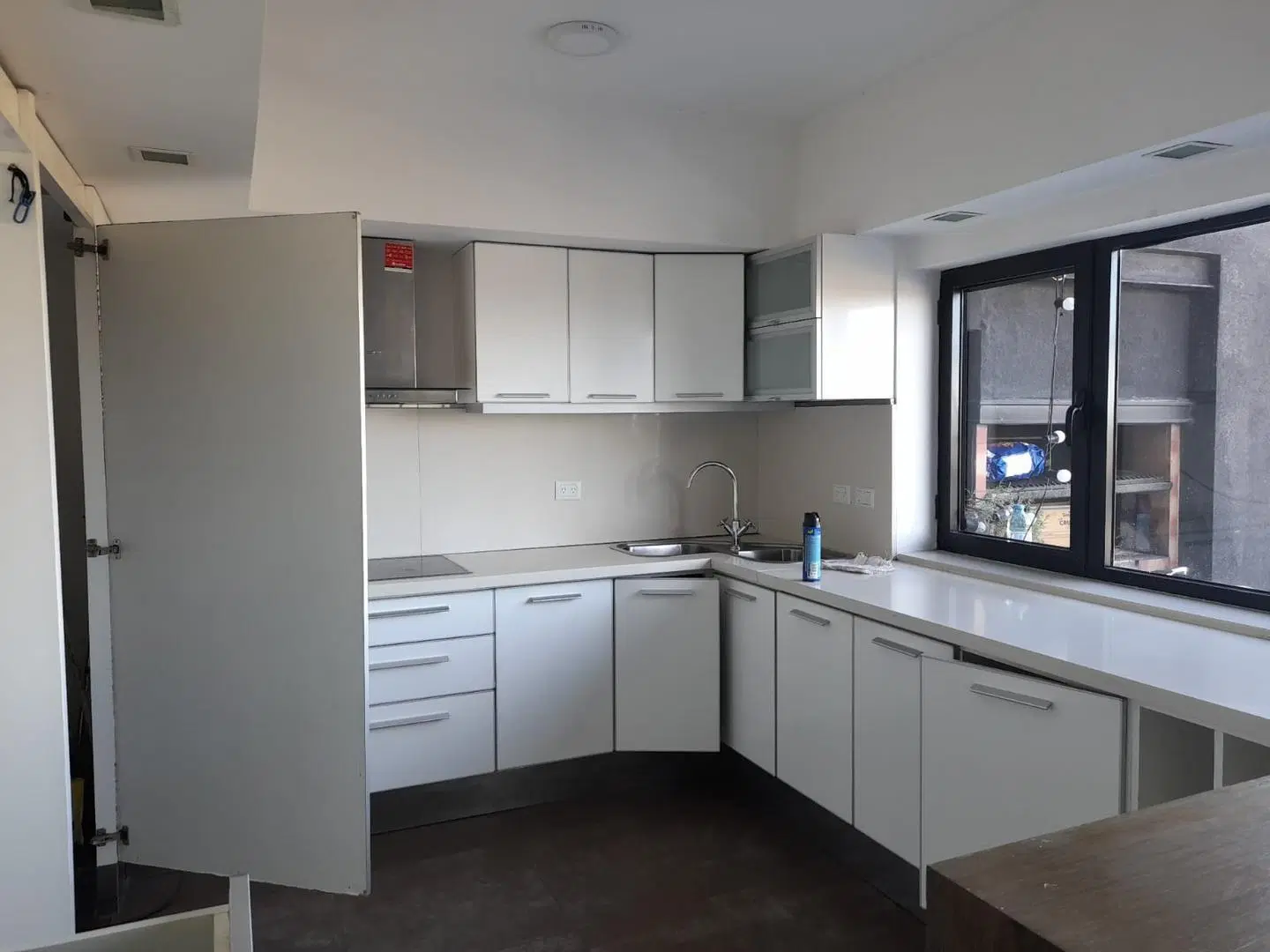 EXCELENTE DUPLEX SUPER VISTA AL AGUA-TERRAZA-PARRILLA-COCHER 3