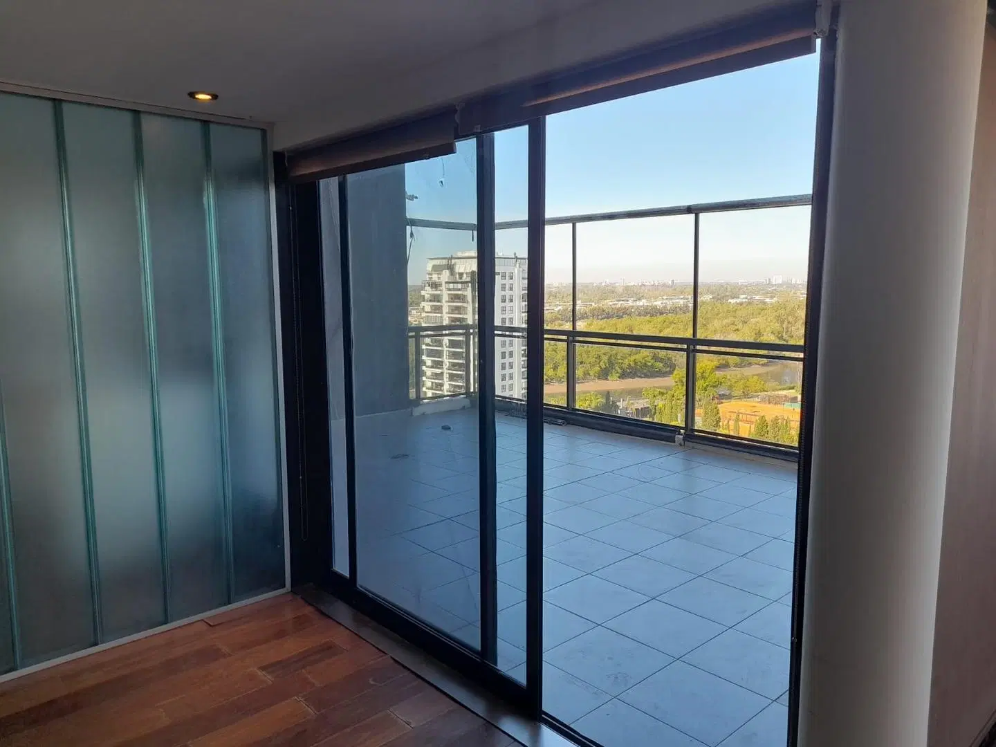 EXCELENTE DUPLEX SUPER VISTA AL AGUA-TERRAZA-PARRILLA-COCHER 4