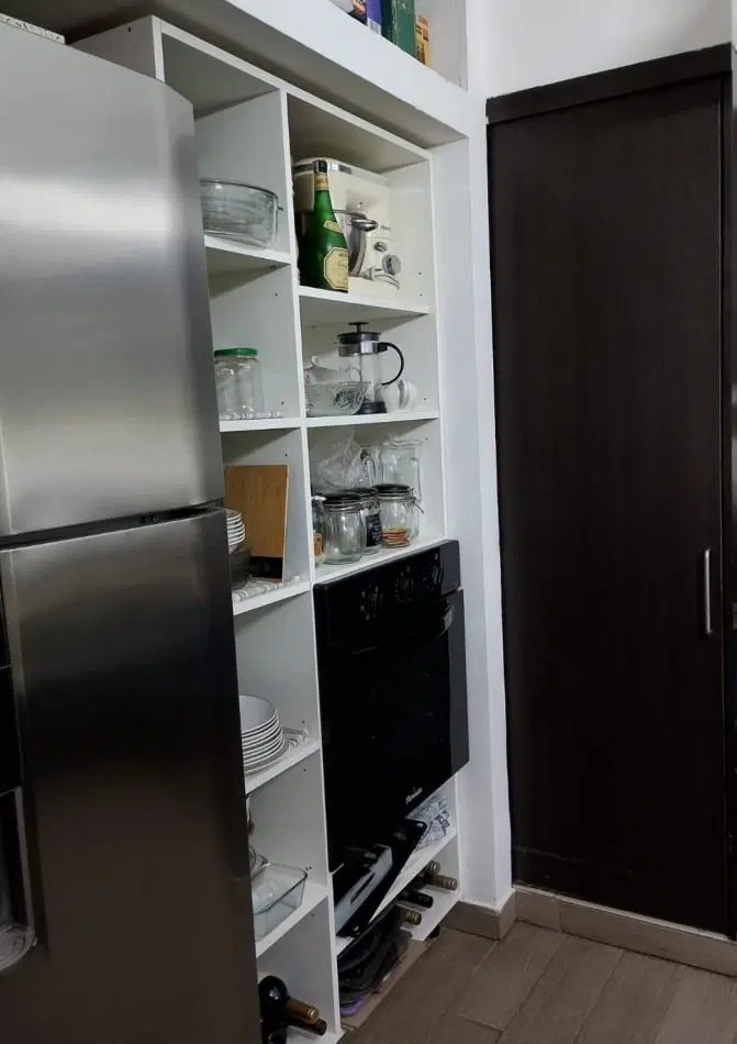 VENTA DE CASA EN CASTELAR, 3 dormitorios, parque, y entrada de auto. EXCELENTE ZONA, Dean Funes 400 2
