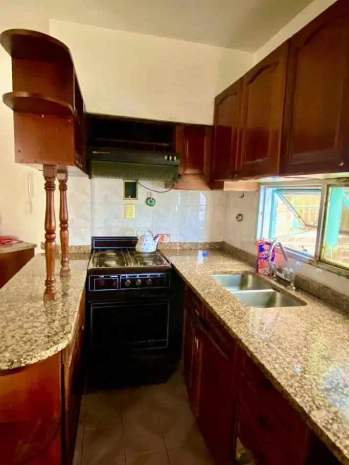 Departamento de 3 ambientes cercano a Universidad, Alem 818. 8