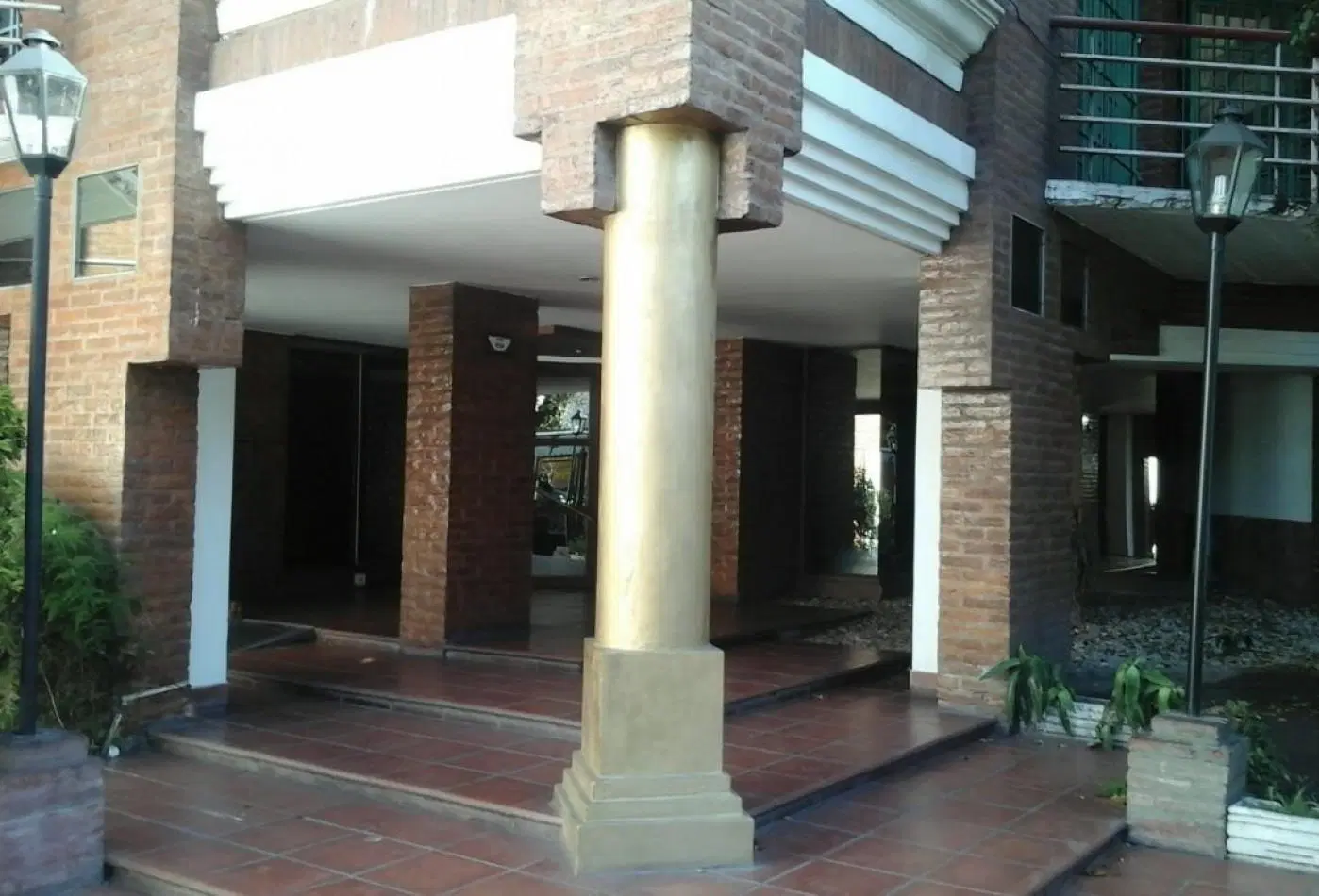 Departamento de 3 ambientes cercano a Universidad, Alem 818. 4